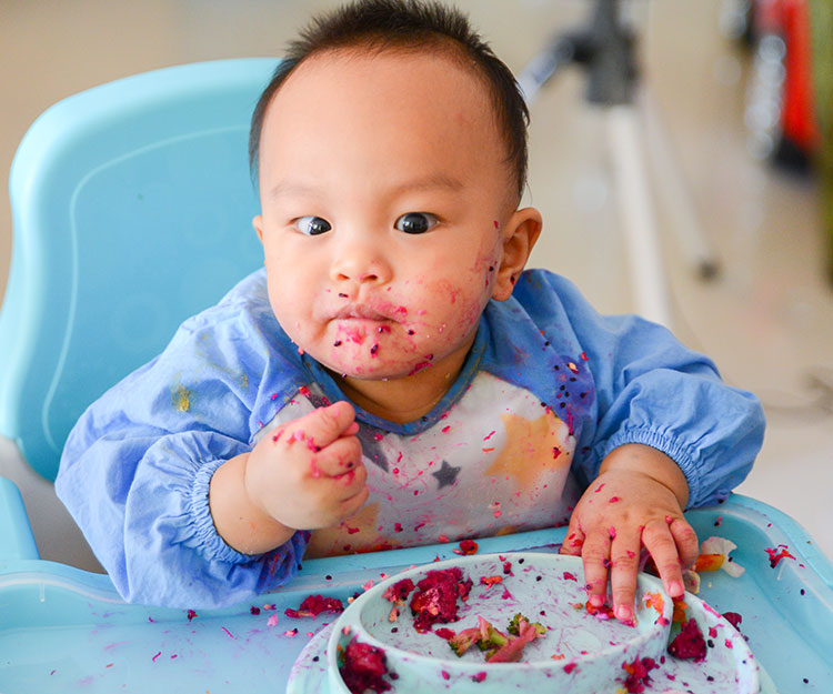 BLW斷奶加固真的好？認識何謂Baby Led Weaning｜營養學家伍雅芬