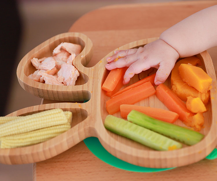 BLW斷奶加固真的好？認識何謂Baby Led Weaning｜營養學家伍雅芬