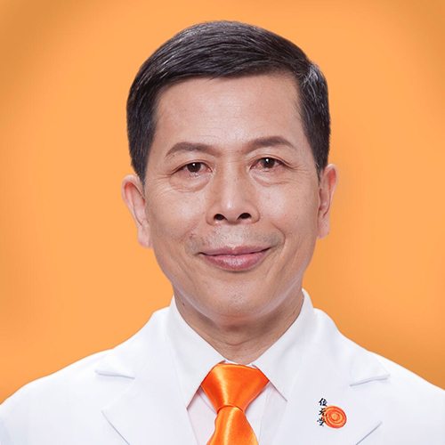 中醫師曾學文