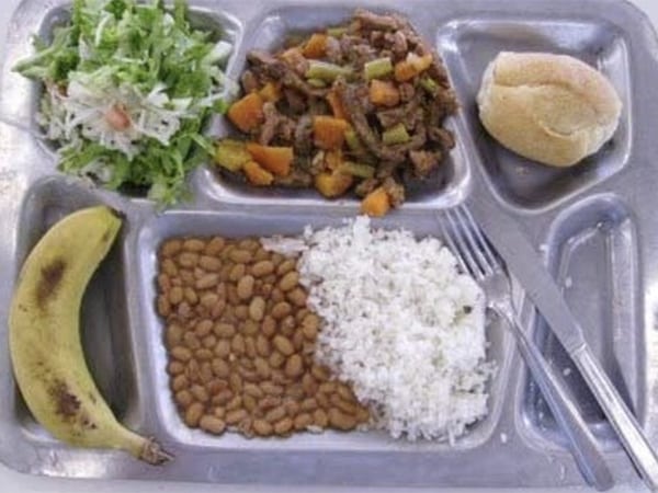 全城熱話 香港小學生「廿蚊飯」難食惹爭議 外國孩子午飯吃甚麼？