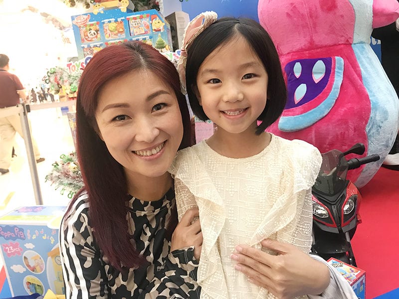 陳琪二女Jacey勁貼心，收到玩具第一個反應係⋯