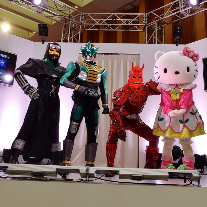 hellokitty再次聯乘幪面超人