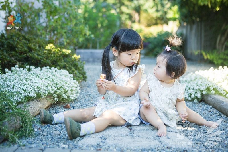 媽媽當御用攝影師紀錄姐妹情深成長片段