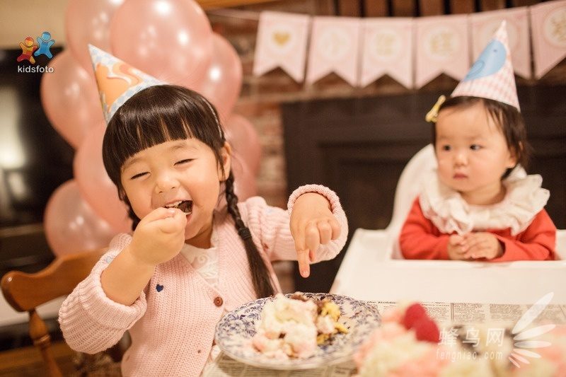 媽媽當御用攝影師紀錄姐妹情深成長片段