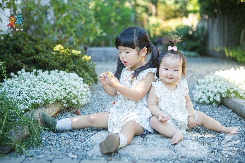 媽媽當御用攝影師紀錄姐妹情深成長片段