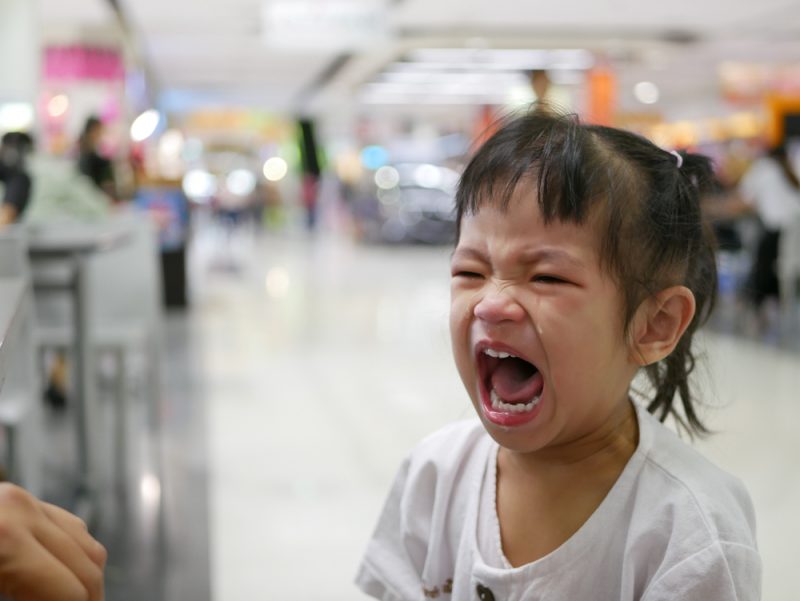 孩子當街哭鬧兼?地，點算好？- 余恩恩姑娘