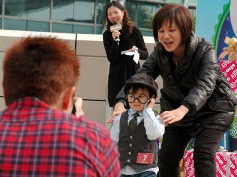 傅楚惠女兒幼稚園面試發高燒，小二轉校。傑出家長一路走來不容易