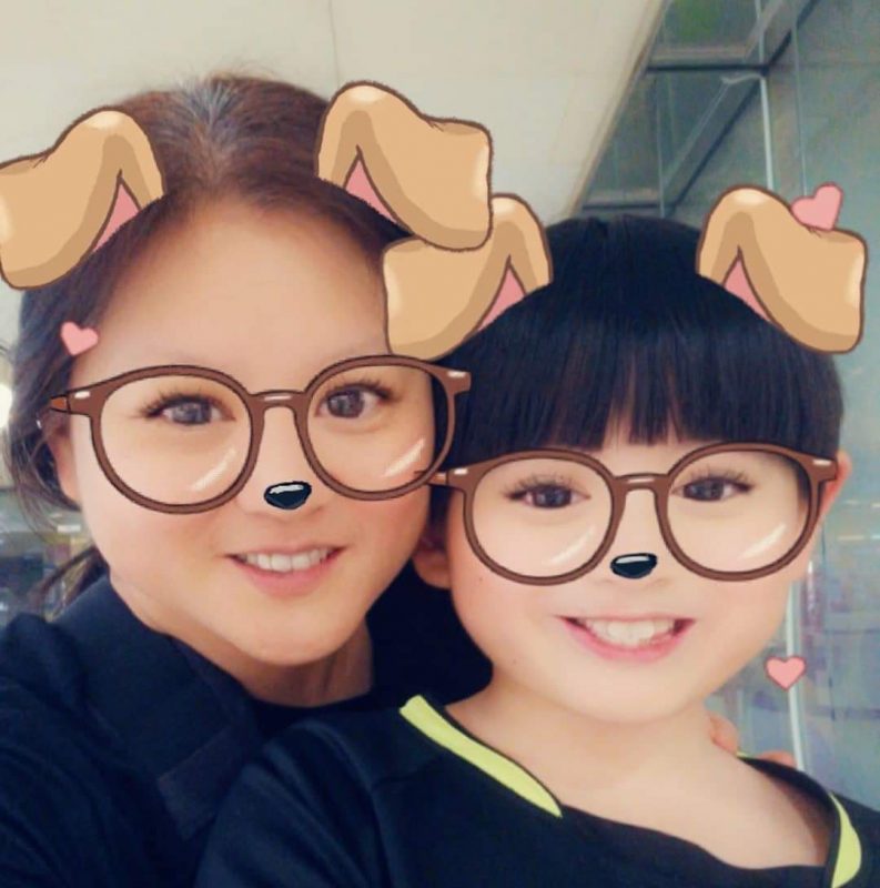 鄭耀軒長得與媽咪相似