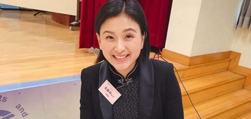 繪本作者朱穎詩教在囚媽媽用點讀筆講故事
