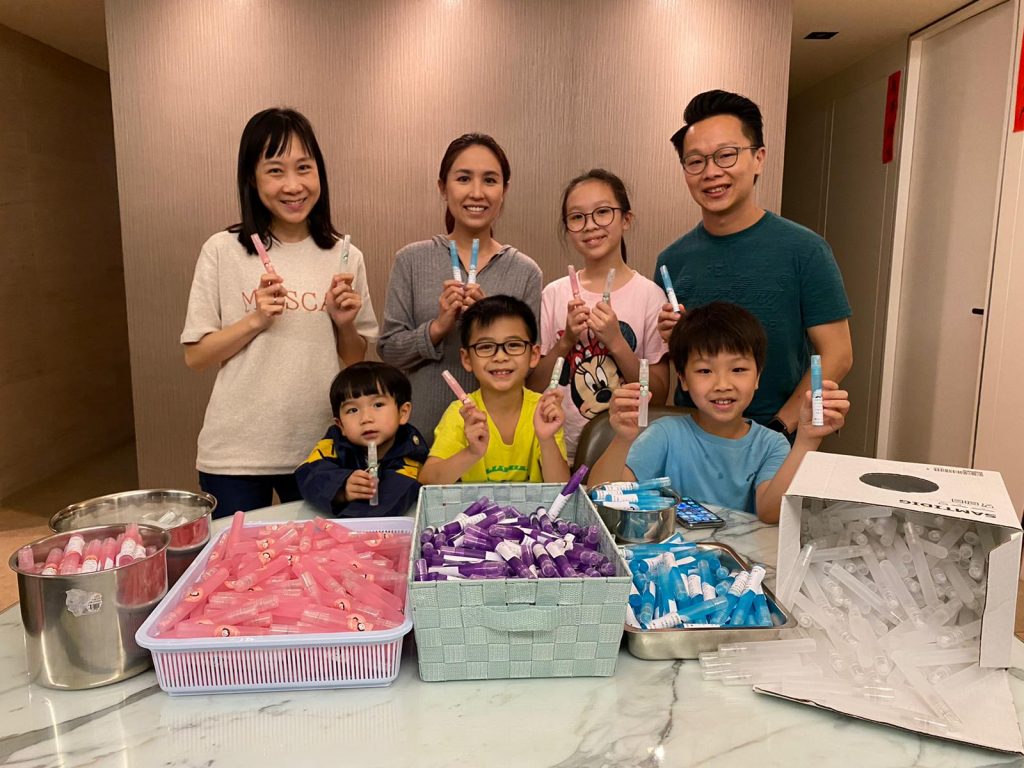 心理學家分享育兒心得：教導兒子助人為樂 製作搓手液送基層市民