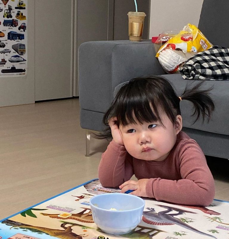 韓國厭世妹妹網上爆紅