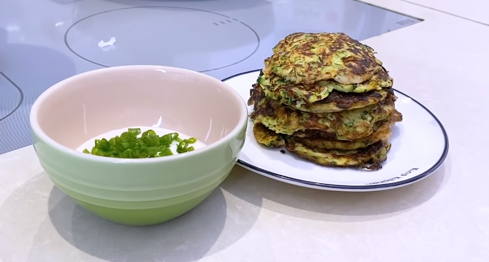 【內附食譜】陳凱琳ｘ倪晨曦炮製 純素香蕉蛋糕＋蔬菜煎餅