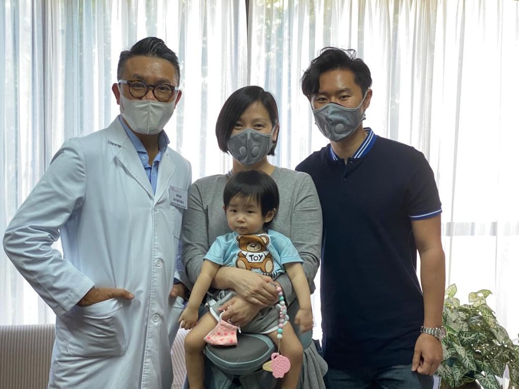 將BB包到實增安全感?骨科專科醫生:小心令髖關節發育不良!