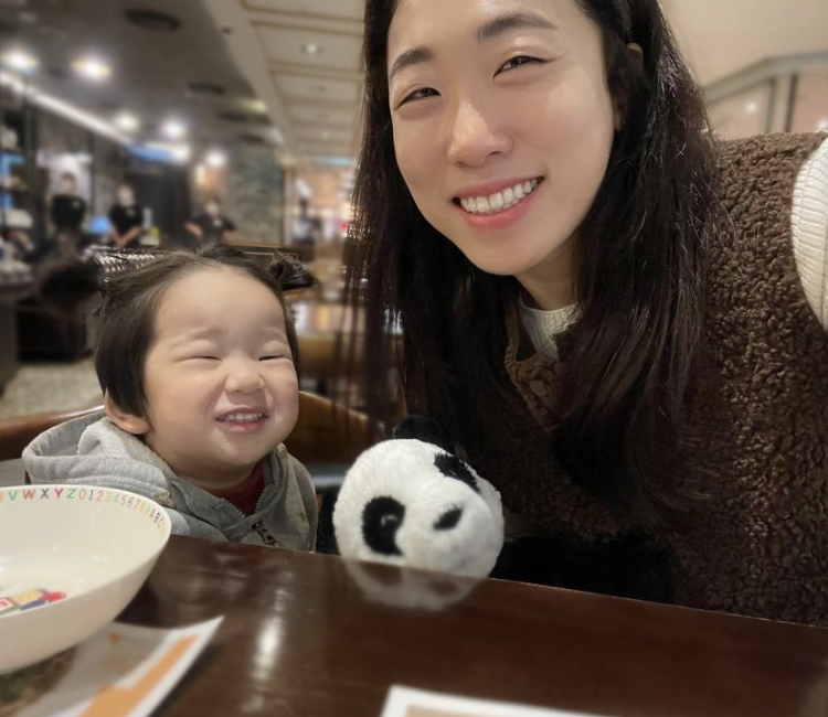 【圖輯】「爆seed媽」李美度近況 ：壓力山大仍然笑着面對