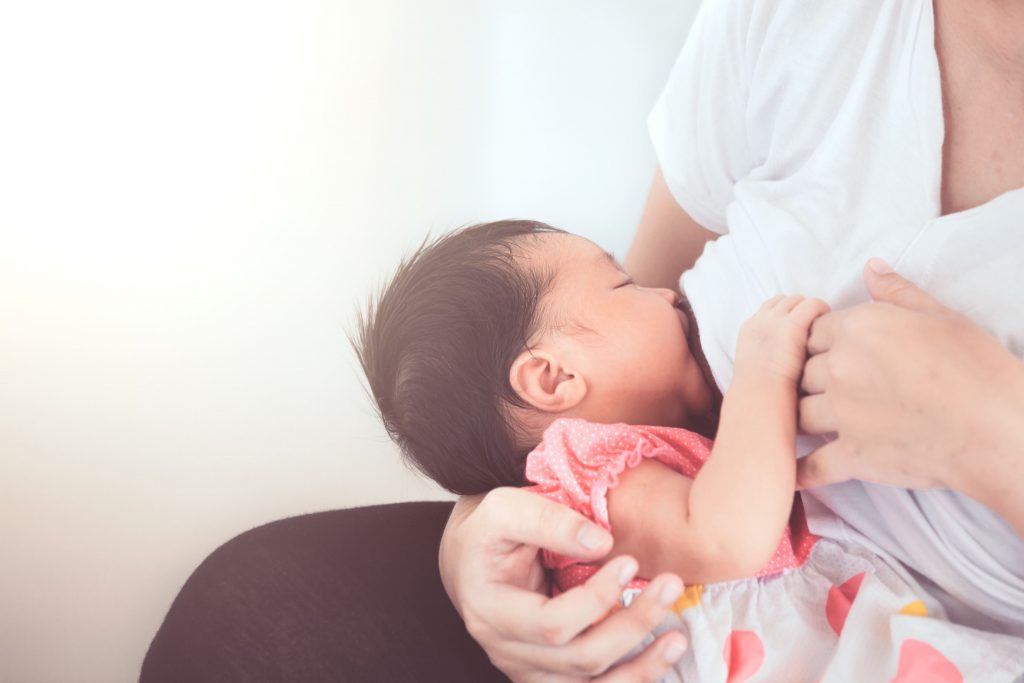 【乳腺炎】患乳腺炎不能餵母乳？2招教你紓緩乳房疼痛