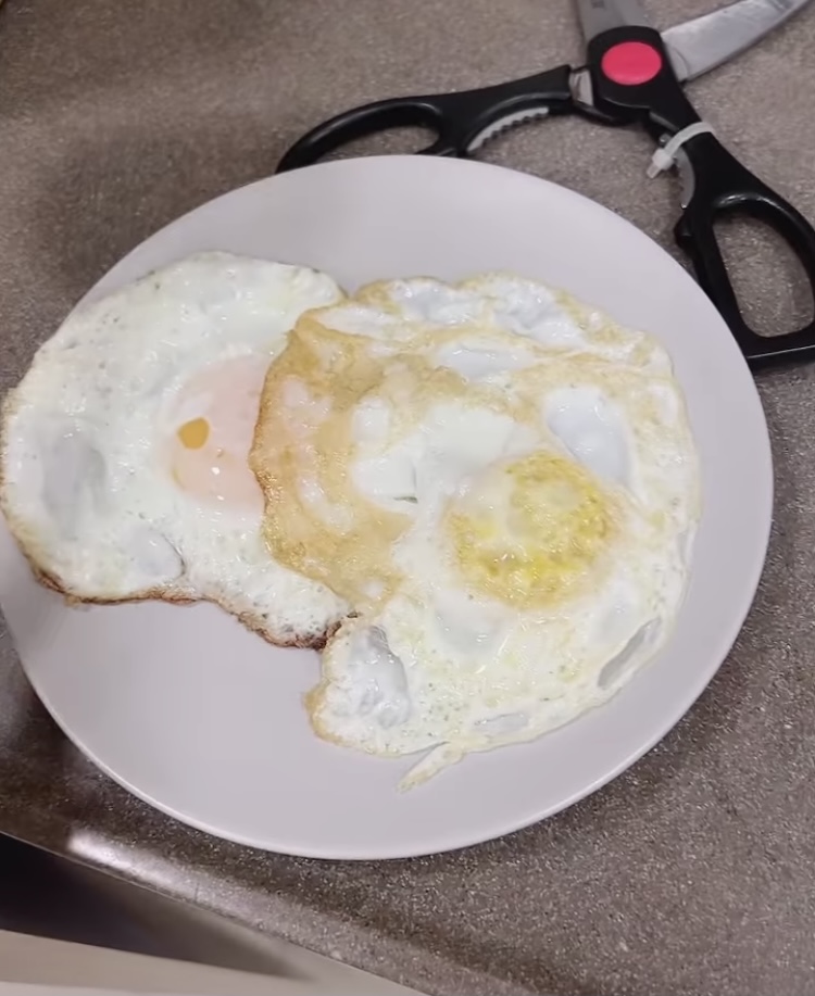 張栢芝煮早餐｜示範雞蛋3種食法：4點幾起身為3子準備3款不同早餐