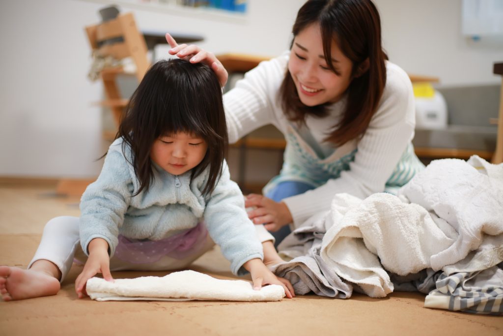 【年廿八洗邋遢】研究：仔女有做家務收入更高！3招教你鼓勵小朋友做家務