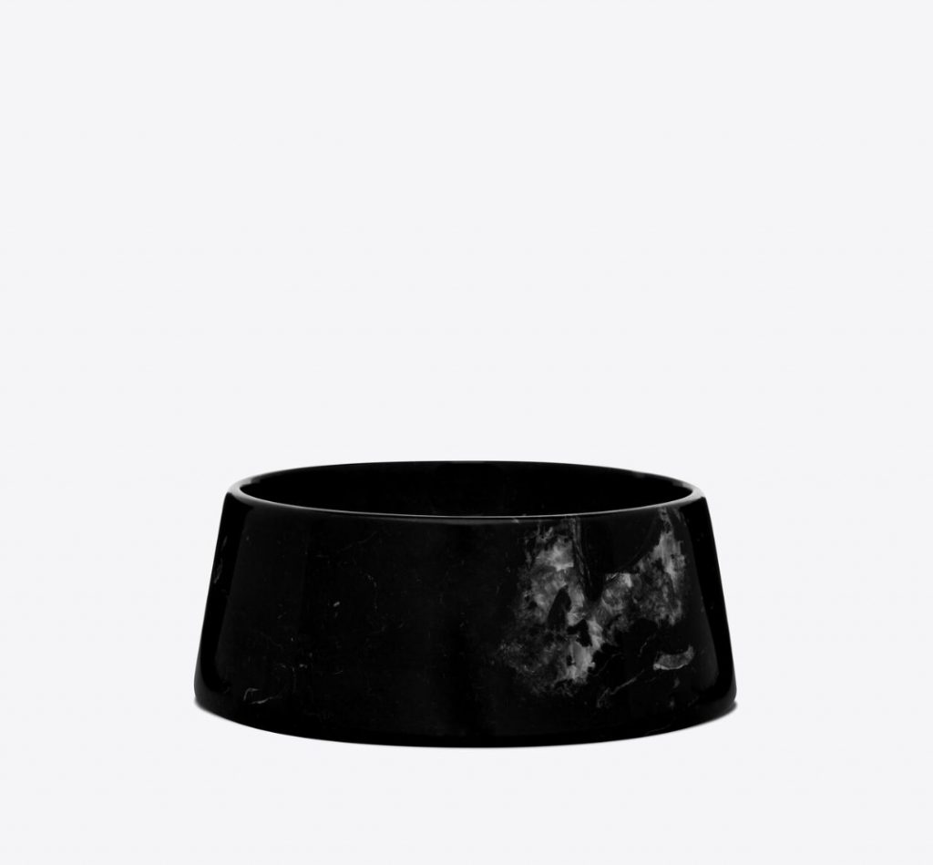 SAINT LAURENT大理石紋食物盤（大HK$615，另有細款及白色）