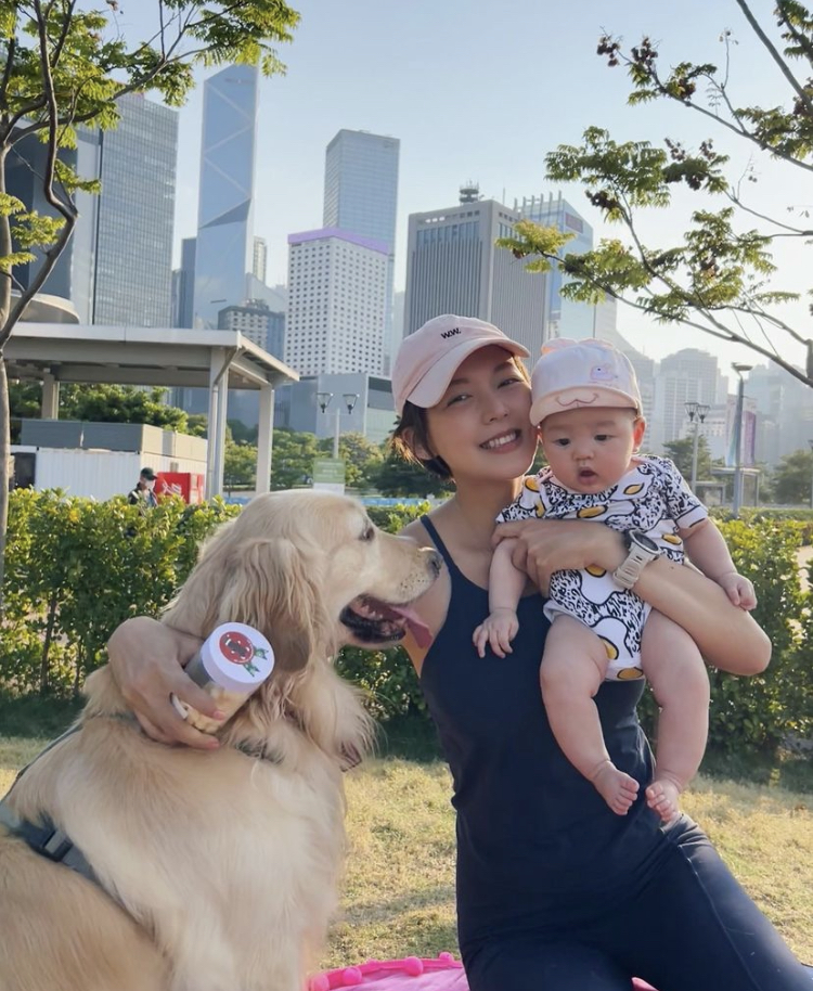 海濱公園｜梁諾妍孖愛犬與囡囡海邊放電、陳山聰父子坐艇仔遊維港