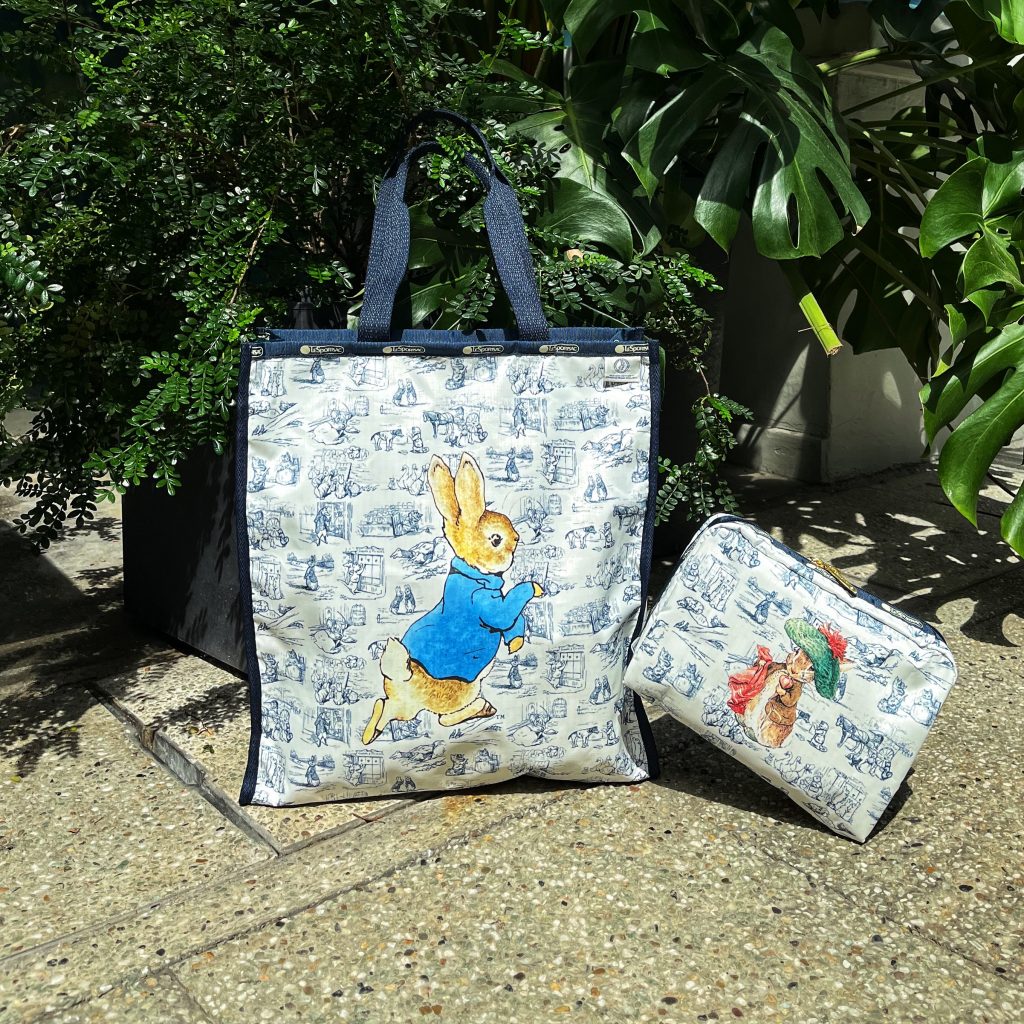 Extra Large Rectangular Cosmetic 特長化妝袋 / HK$460 