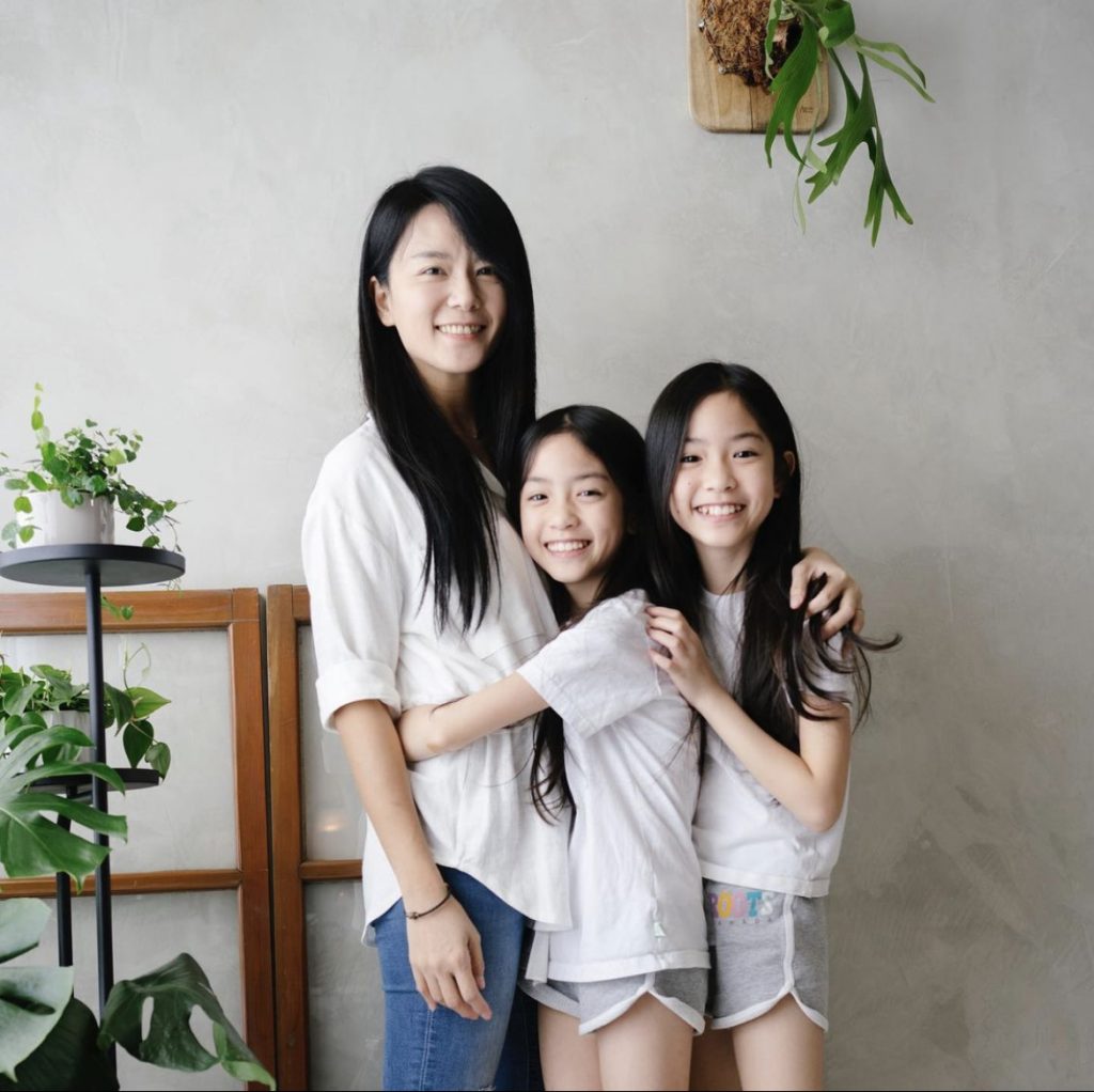11歲網紅孖女房間裝攝錄機媽媽被轟侵犯私隱