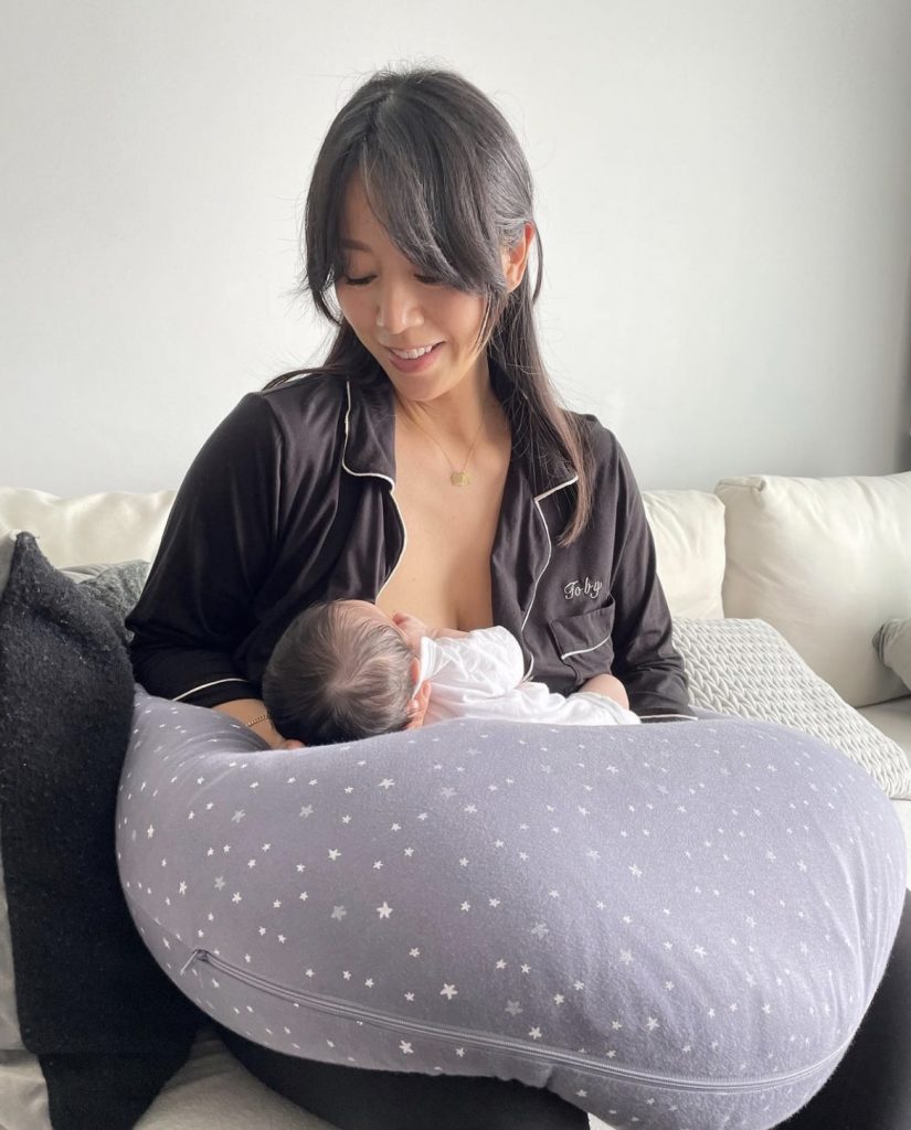 梁靖琪餵母乳