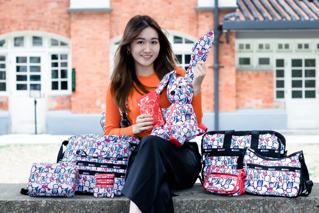 LeSportsac Playful Bunny 系列