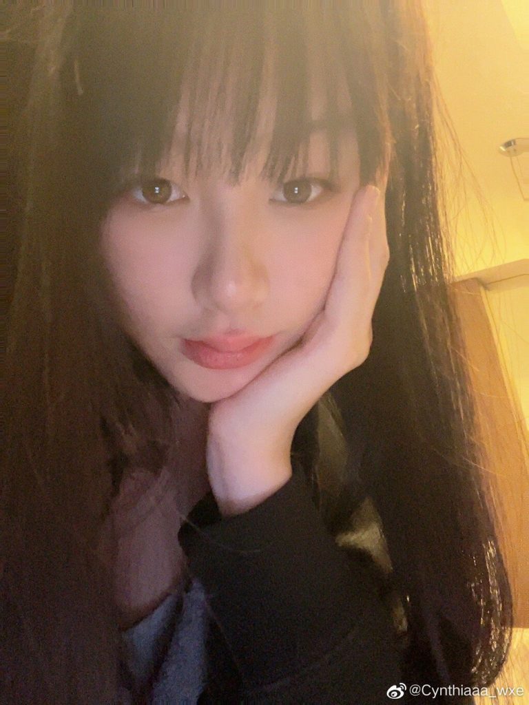 吳啟華 愛女