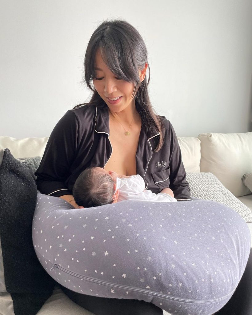 餵母乳