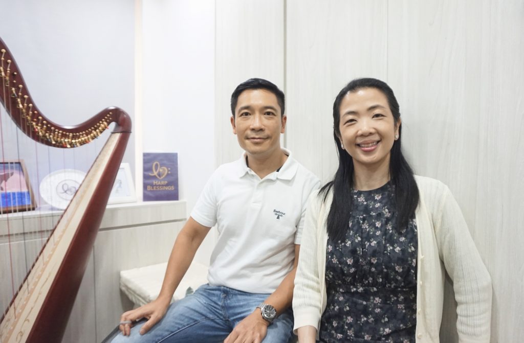 雅樂傳情 (Blessed Harmony Art and Music)及豎琴恩樂工作室(Harp Blessings)創辦人Constance (右邊) 和兒童腎病基金主席Royan (左邊)希望透過是次活動讓病童在音樂藝術中尋找自信及快樂。