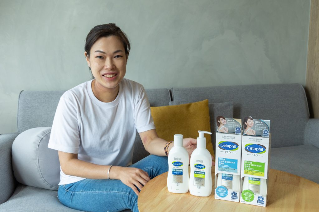 Maggie最近透過皮膚科醫生推介使用了舒特膚「倍加護醫學濕疹配方系列」產品， 潔膚露用後令肌膚保濕，潤膚霜更滋潤細緻，有效鎖住水份，舒緩濕疹。