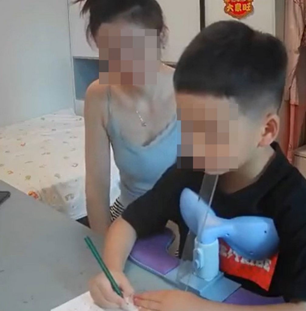 年輕媽媽 教養 互動親暱 網絡熱話