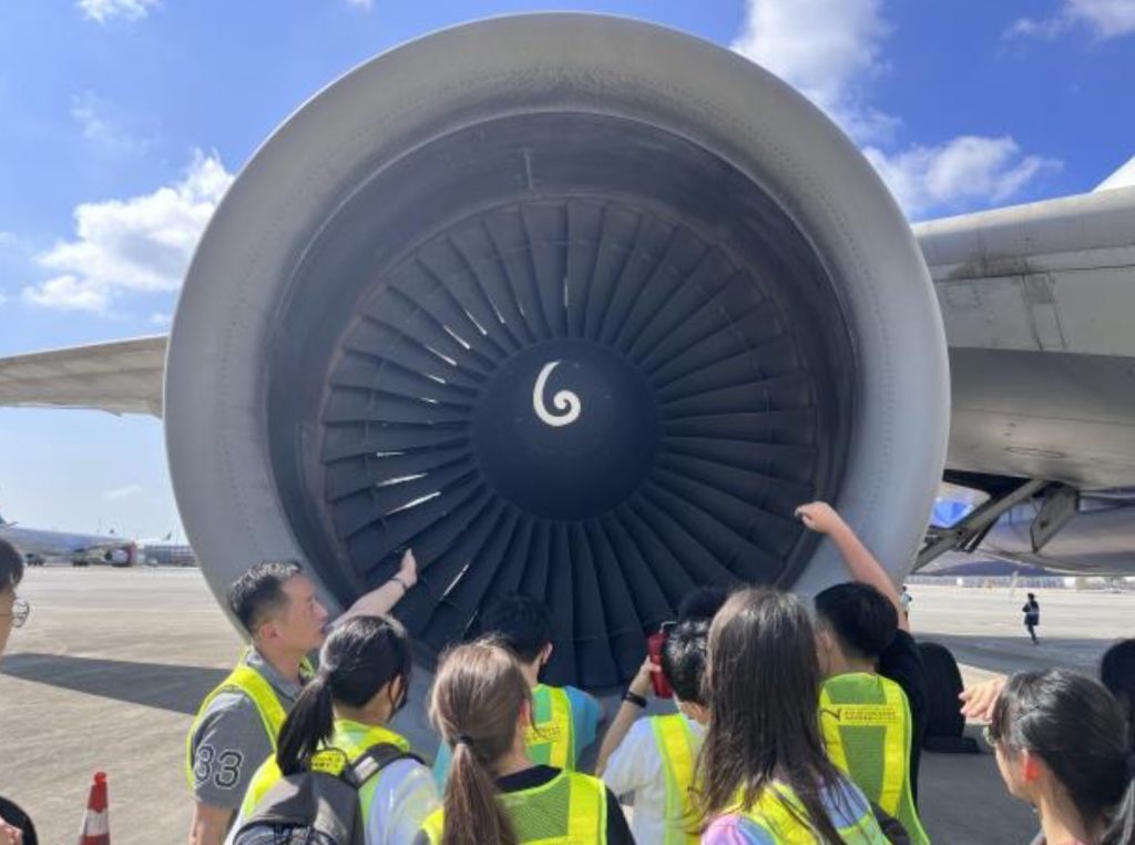 航空課程啟發學員思考未來智能機場的應用。