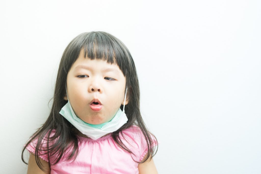 (示意圖)僅憑咳嗽本身可能無法準確區分是否患上肺炎。