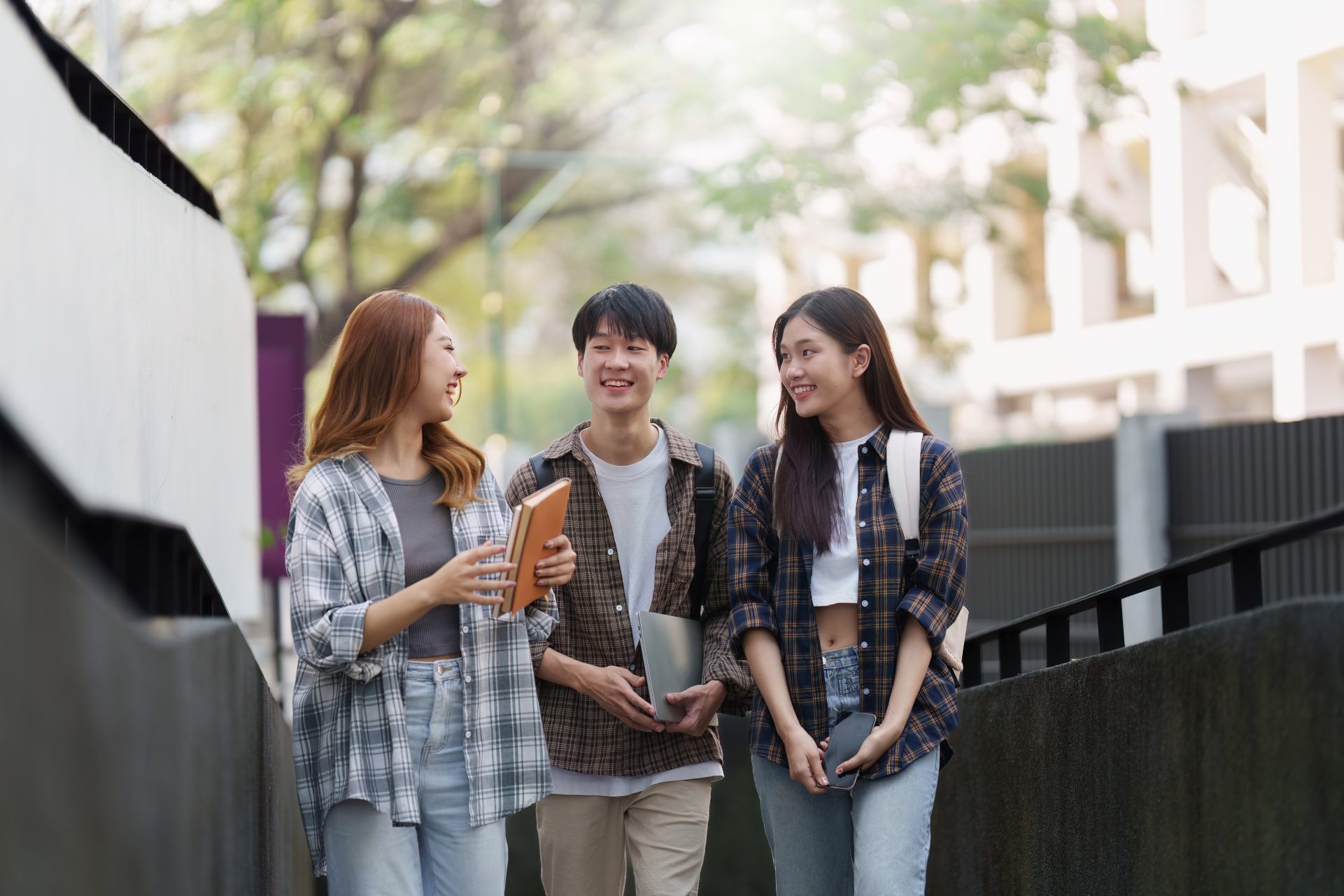 BU女生分享中學時好多同學住屋邨,但入U後發現普遍同學家庭比較優越,多數住私樓。(示意圖)