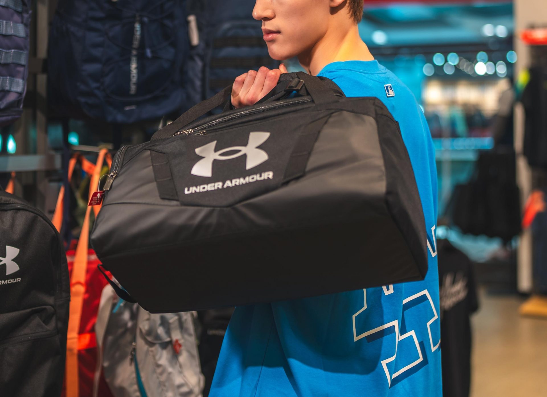 UNDER ARMOUR 限量福袋