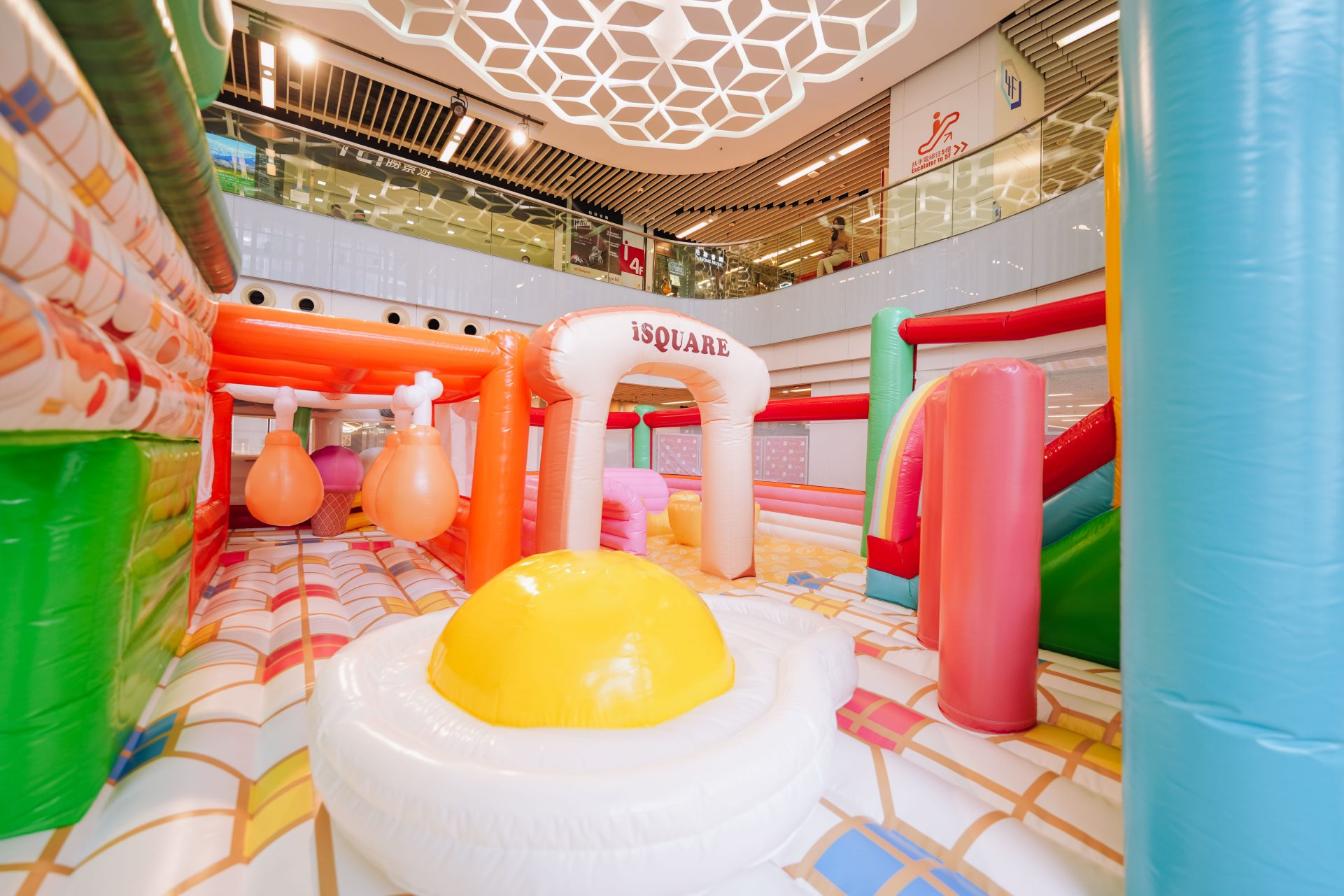 美食街樂園：孖腸加煎蛋