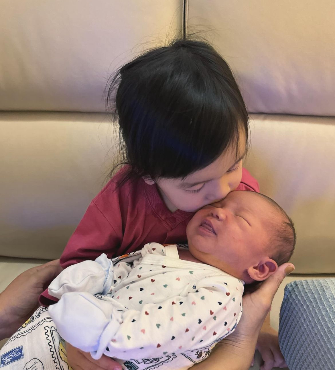 梁諾妍開刀誕下細女「洪啤啤」。(圖片來源：IG@inez_leong)