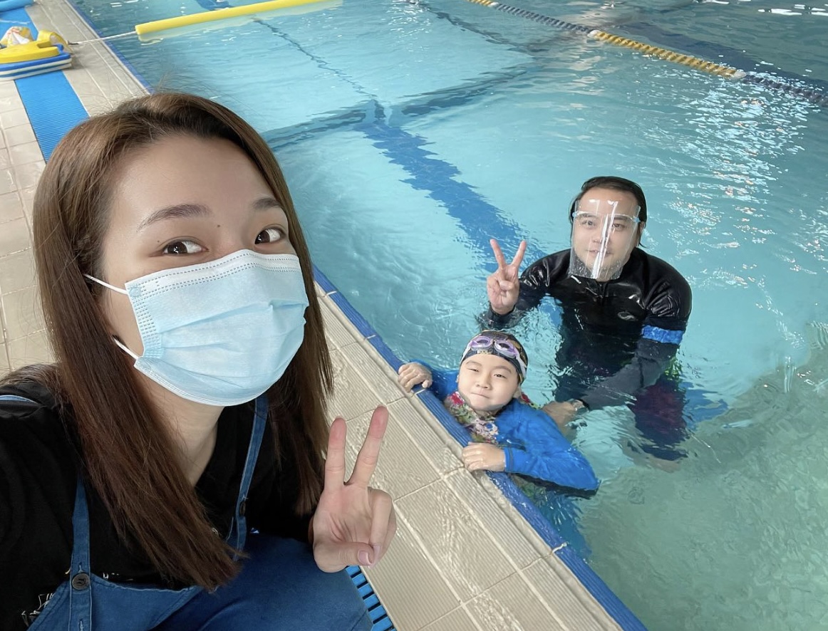 呂慧儀經常帶兒子參加戶外活動和各種運動。（圖片來源：IG@konniecrab）