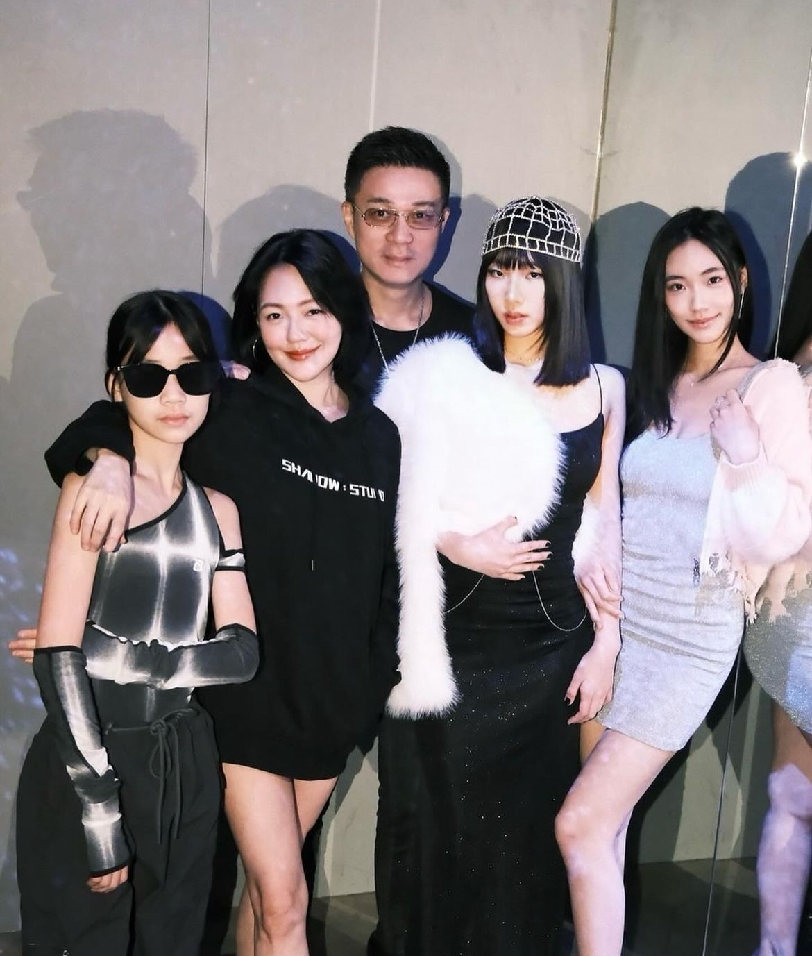 小S與老公許雅鈞育有三名女兒。(圖片來源：IG@elephantdee)