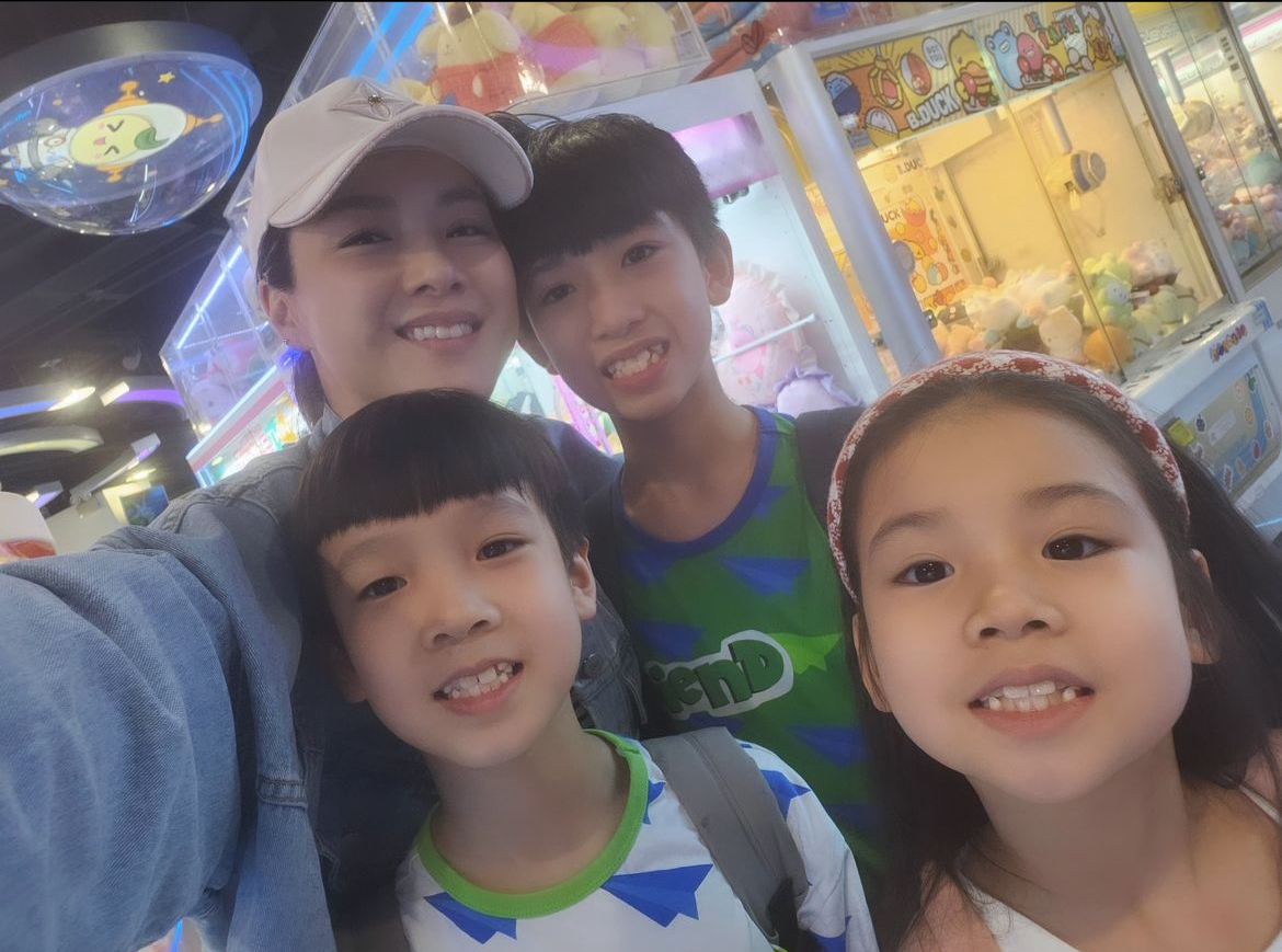 陳茵媺經常帶小朋友周圍去，共享親子時光。(圖片來源：IG@aimeechan_official)