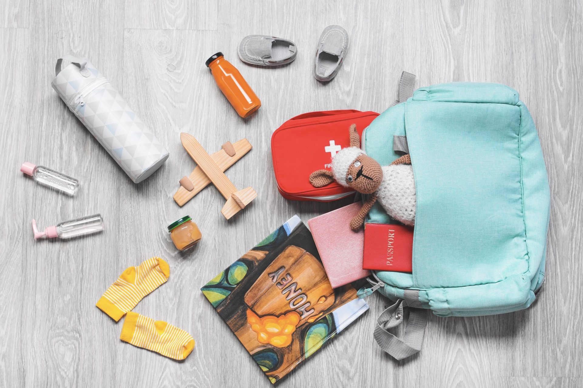 部份航空公司有小朋友Travel Bag供應，家長可提前預訂。(示意圖)