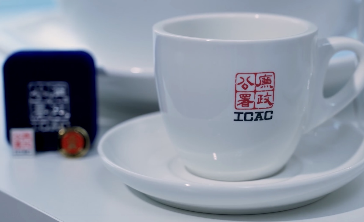 參觀之餘亦可以購買紀念品。（圖片來源：廉正公署開放日宣傳短片截圖）