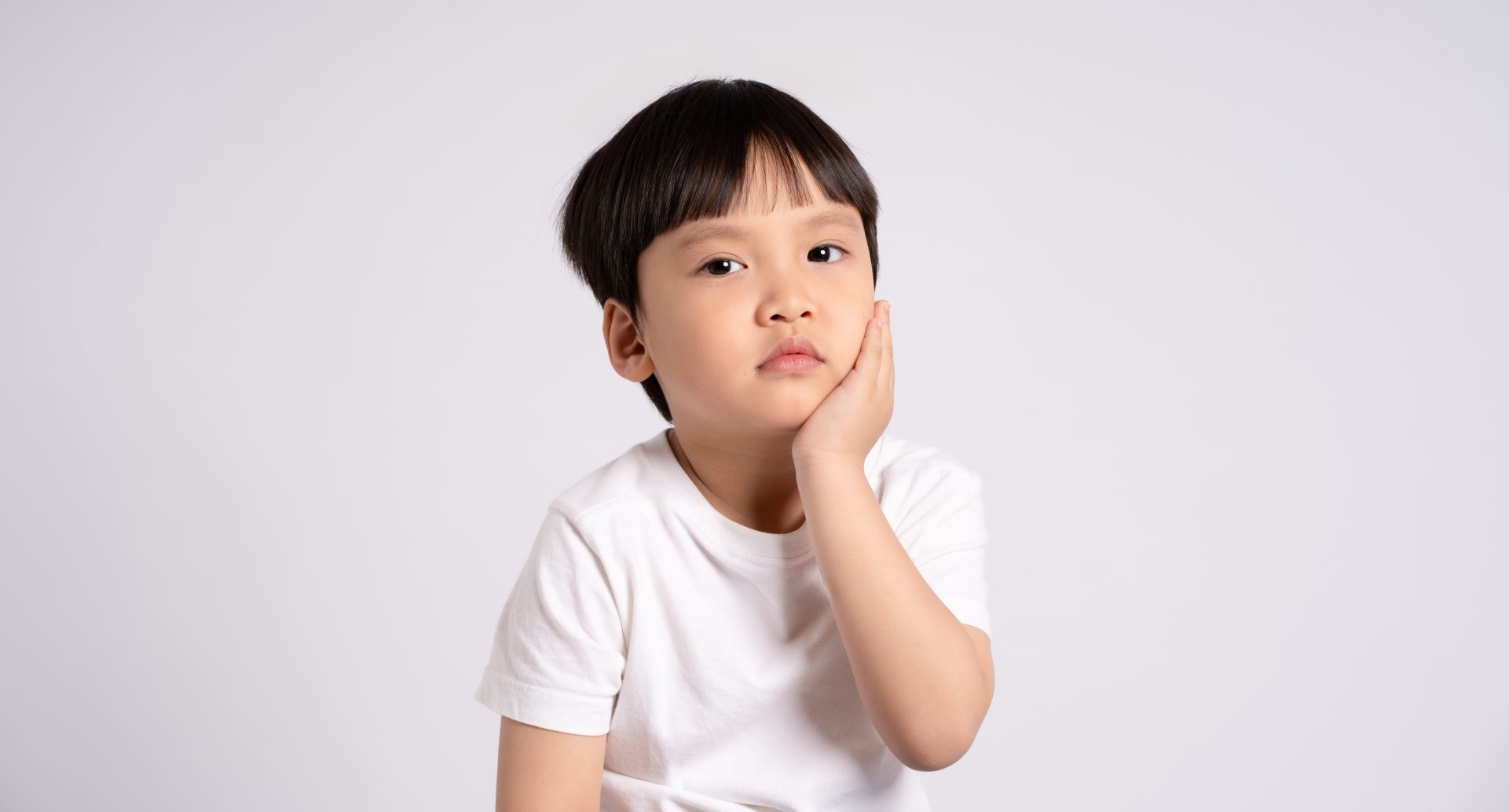 倒及牙除了影響發音，也影響小朋友的外貌與自信。