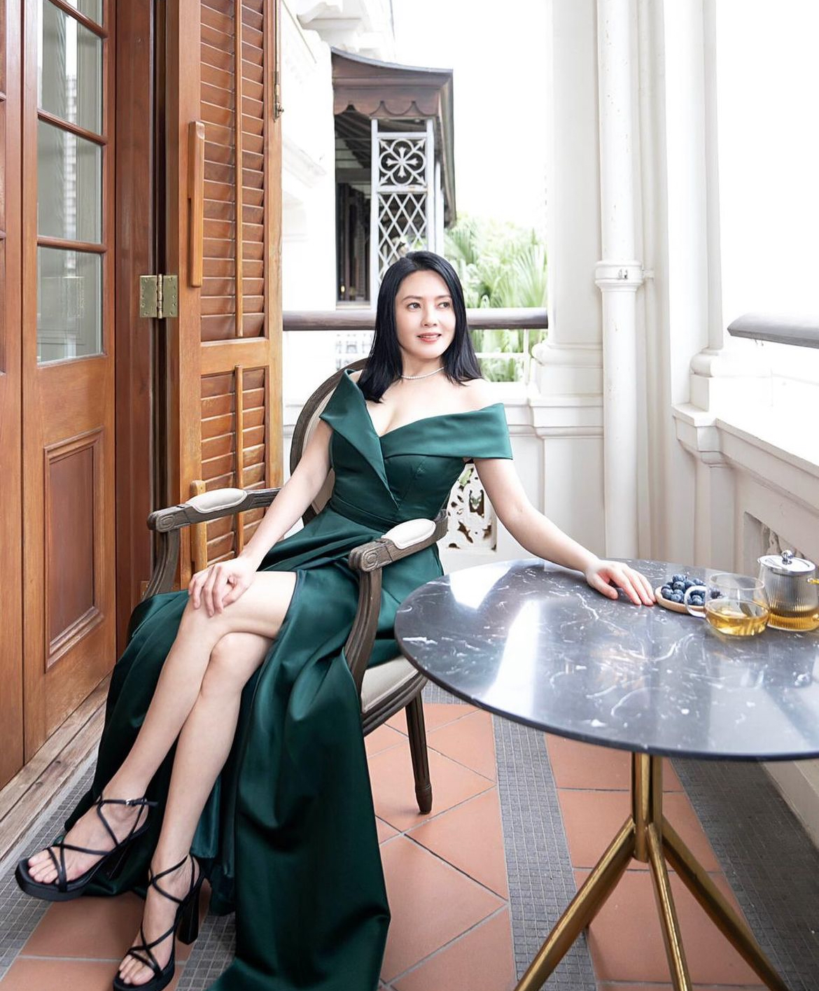入行 40 年的李麗珍，努力保持美貌與身材。(圖片來源：IG@__leelaichun)