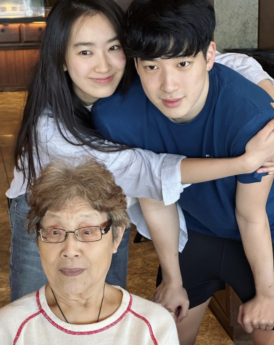 林愷鈴與林卓毅姐弟感情十分要好。(圖片來源:IG@kung_mimi)