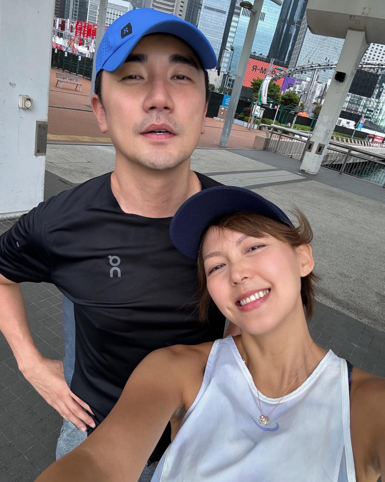 一家四口，家中還有愛犬和家傭，Inez最喜愛的活動是與老公一起晨跑，享受互相陪伴的獨處時光。（圖片來源：IG@inez_leong）