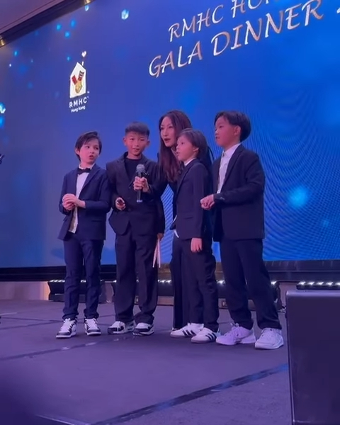 周汶錡大細仔於麥當勞叔叔慈善晚宴表演。(圖片:IG@kathychow520)
