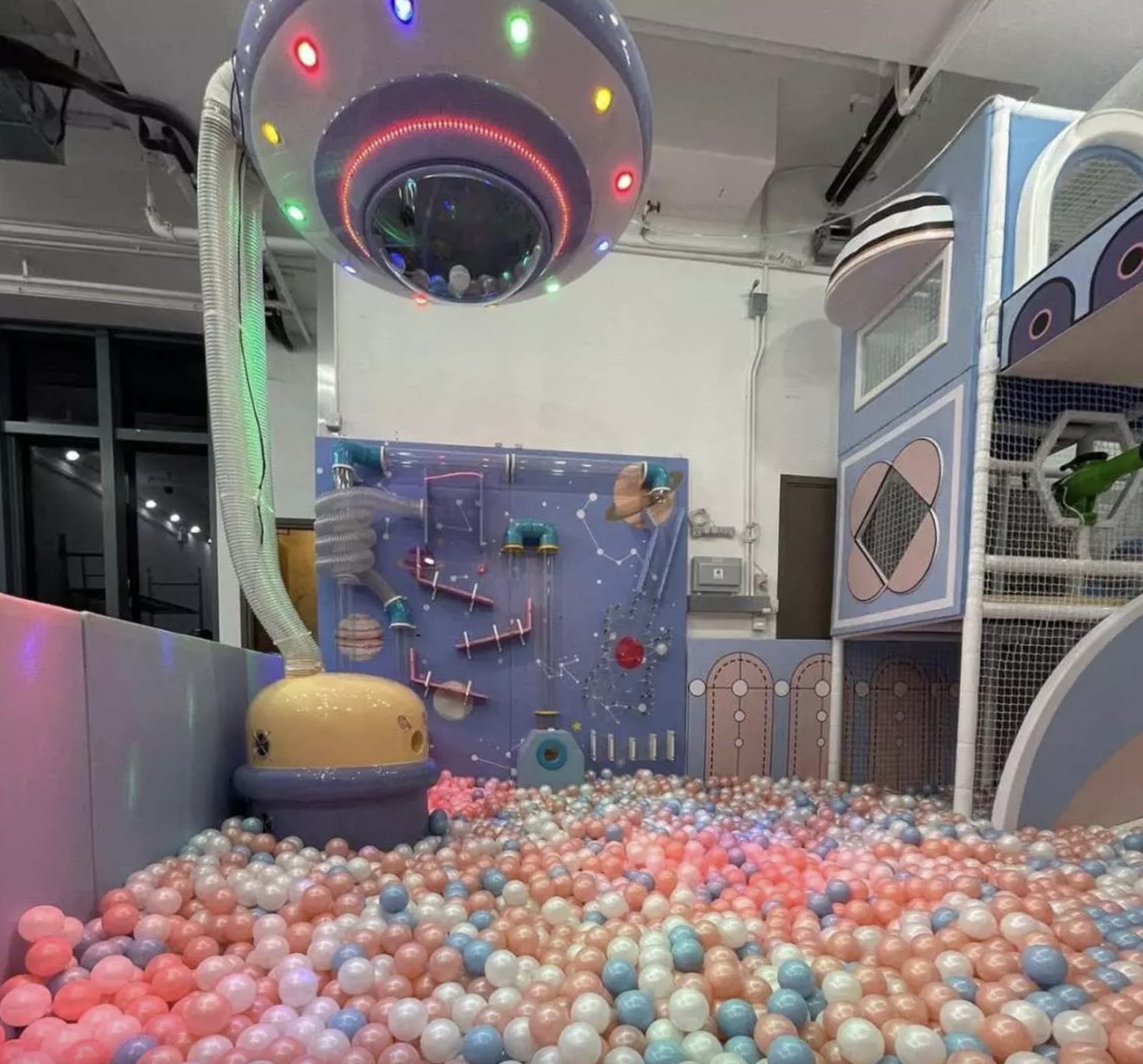 Rainbow Egg Playhouse彩虹蛋兒童遊樂場