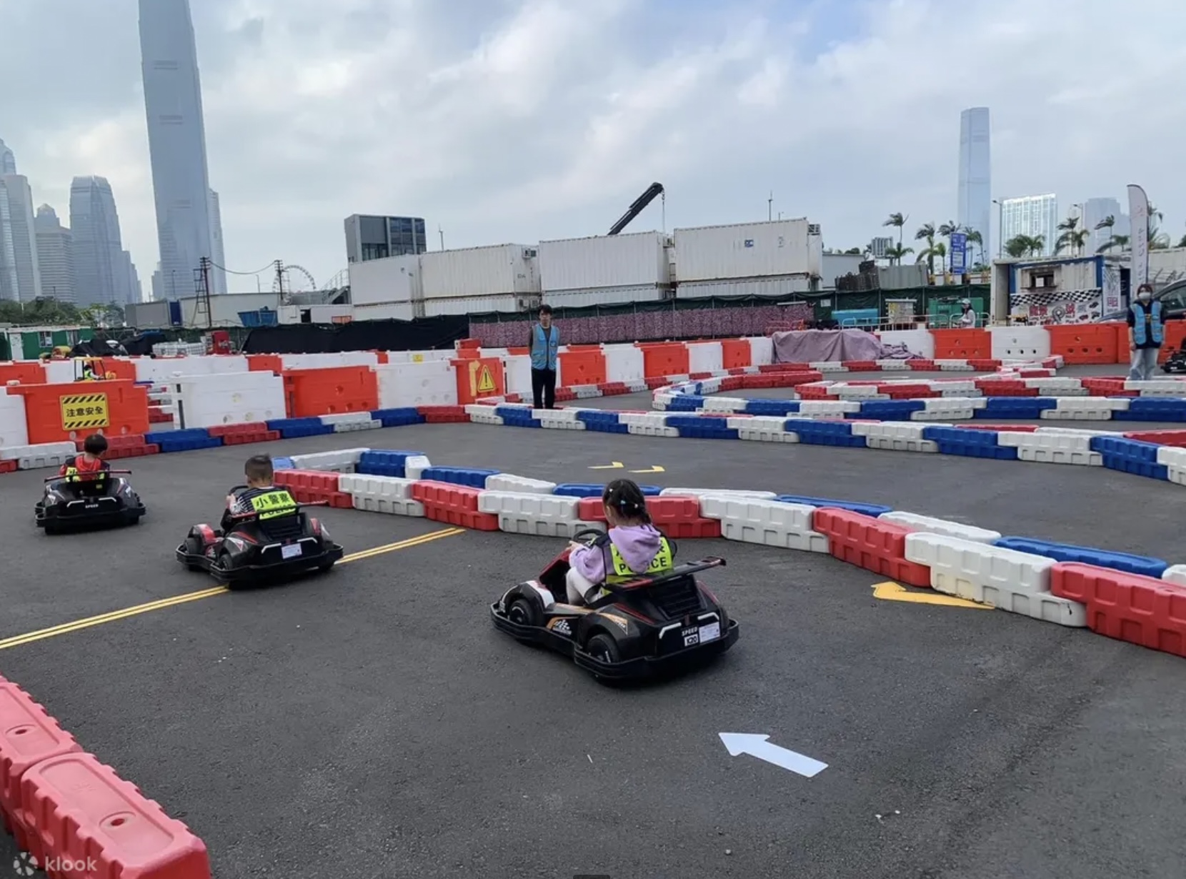 灣仔龍景8號電動車場